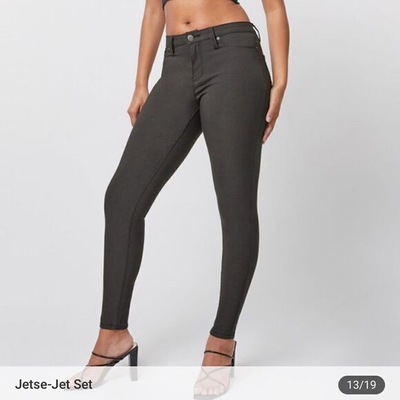 YMI Midrise Skinny‎ Jean - Picture 1 of 4